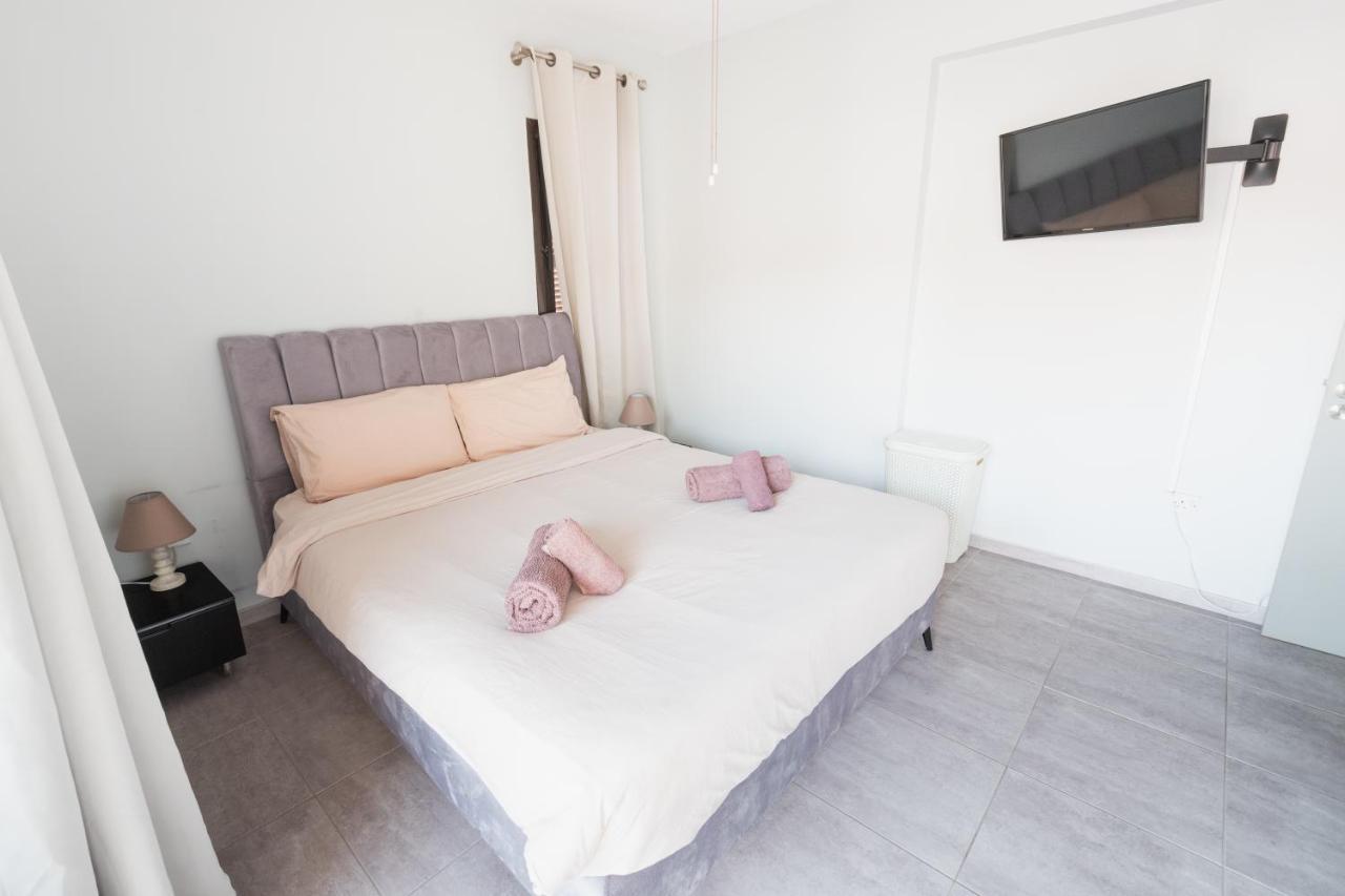 Alexis Apartments - Lovely 2-Bedroom With Swimming Pool 파포스 외부 사진